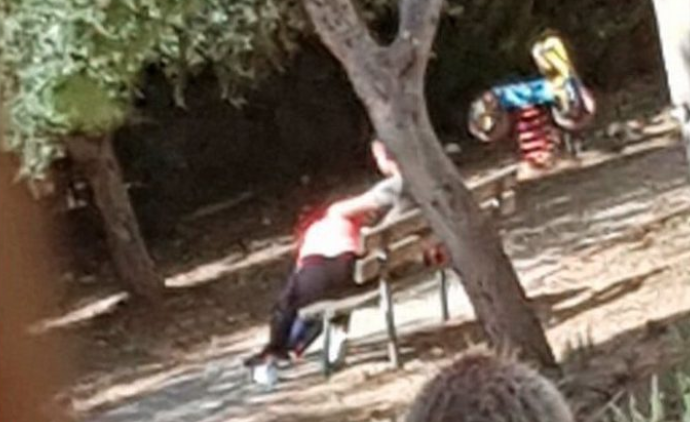 Santa Croce, fanno l’amore in un parco pubblico, davanti ai bambini