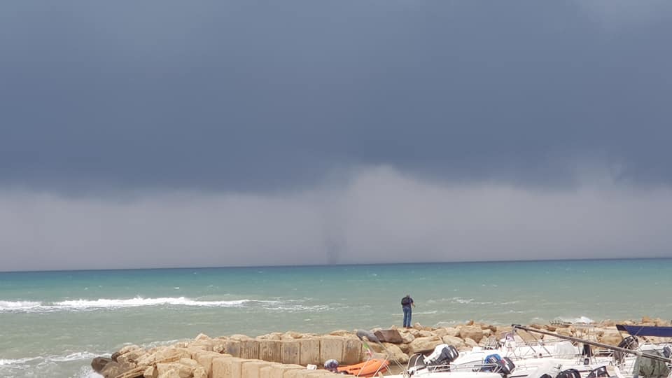 La tromba marina che si è levata stamane