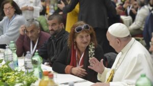 Papa Francesco coi poveri