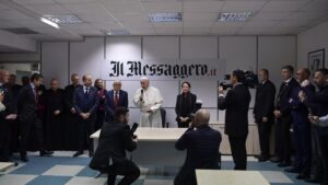 Il Papa nella sede del Messaggero