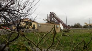 Il traliccio crollato
