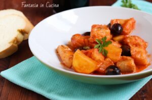 Baccalà in umido con olive e patate