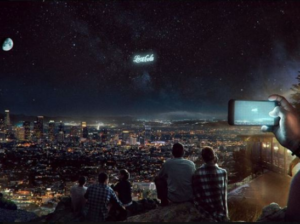 La pubblicità proiettata in cielo