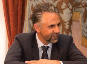 Il sindaco Abbate