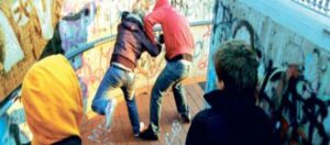 Minorenne aggredito