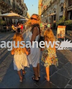 Sarah Jessica Parker a Noto con le bambine