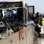 Il bus incendiato