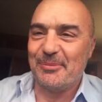 Un vago accento napoletano