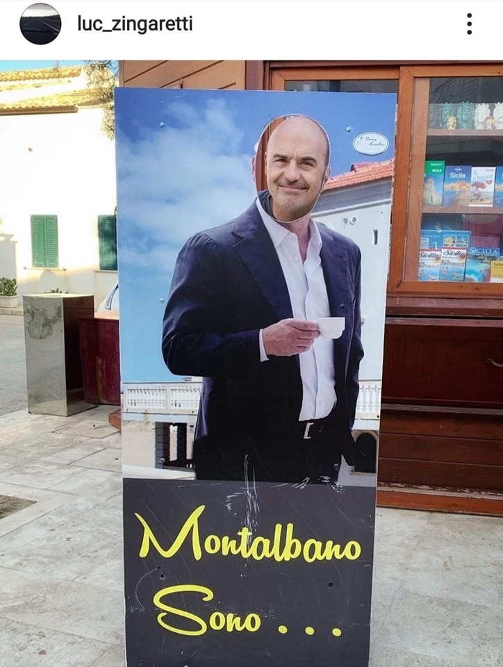 Zingaretti si prende in giro, sbuca dal cartonato e dice: Montalbano sono