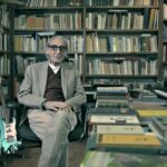 Nella sua libreria tanti segreti delle sue canzoni