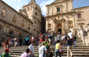 Turisti a Noto