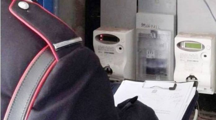 Furto di energia elettrica, arrestati padre e figlio