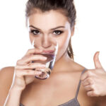 Bere tanta acqua aiuta a dimagrire?