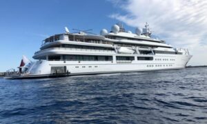 Lo yacht Katara