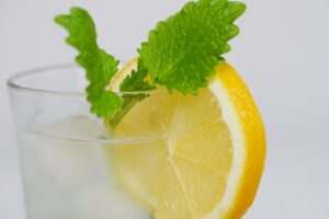 Nutrizione: come funziona la dieta dell'acqua giapponese per perdere peso