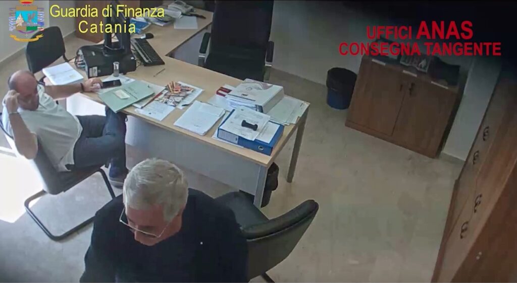 Buche d'oro nelle autostrade siciliane, le tangenti