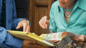 Truffa agli anziani: Si finge venditore di opere d’arte, arrestato