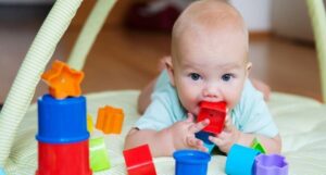 Bimbo di due anni ingoia auricolari del telefonino: salvato a Taormina