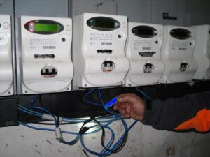 Furto di energia elettrica, arrestata una donna 26enne