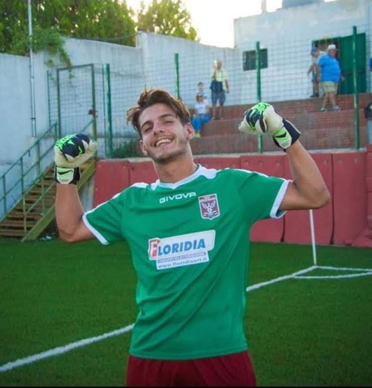 Incidente mortale: perde la vita un calciatore di 19 anni