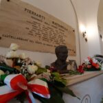 Mattarella sulla tomba di Piersanti