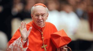Giovanni Battista Re nuovo decano del Collegio Cardinalizio