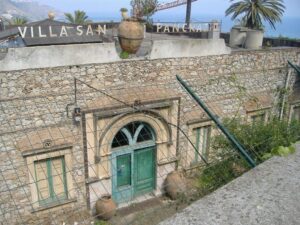Rinasce, come albergo di lusso, il San Pancrazio d Taormina
