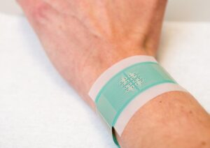 Diabete, addio agli aghi per misura glicemia arriva il cerotto