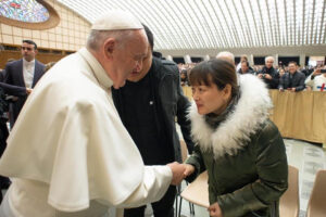 Papa Francesco ha incontrato la cinese cui diede lo schiaffetto
