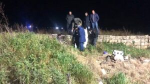 Uccisi a fucilate mentre rubavano arance