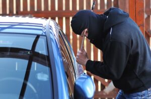 Ispica, arrestati due ladri d'auto