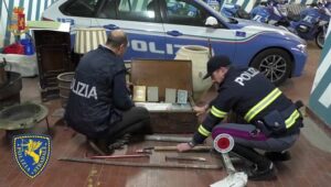 Senza patente guidava un Ducato e aveva refurtiva