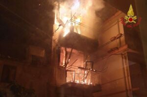 Incendio in una casa a Chiaramonte Gulfi