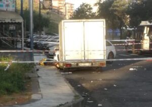Mette una bomba per rubare le sigarette e muore