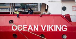 Pozzallo, in arrivo 274 migranti: andranno in quarantena