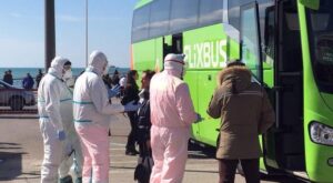 Flixbus bloccati nella fuga verso il Sud per controlli