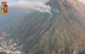 Lo Stromboli è in eruzione