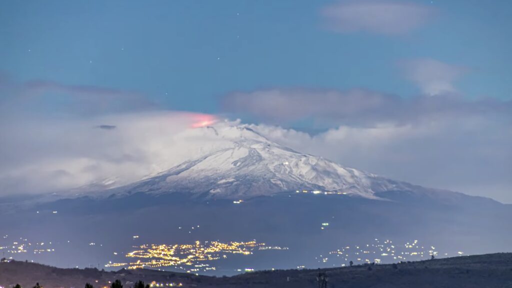 Il timelapse dell'Etna in eruzione