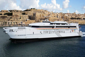 Stop al catamarano Pozzallo-Malta