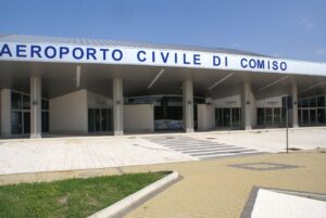 Virus, chiude stasera l'aeroporto di Comiso