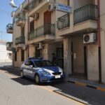 Esce di casa e aggredisce la Polizia arrestato trentaduenne a Comiso