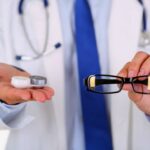 Per evitare il contagio, usate gli occhiali anziché le lenti a contatto