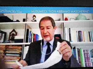 Musumeci vara norma anti-Abbate: vietato chiudere prima alimentari