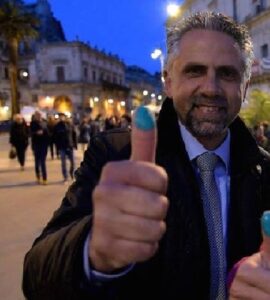 Dopo il decreto della Regione, Abbate costretto a revocare ordinanza market
