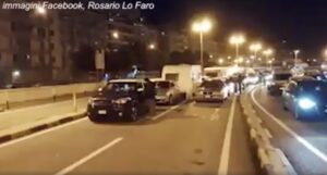 Code d'auto allo Stretto di Messina, continua la fuga in Sicilia