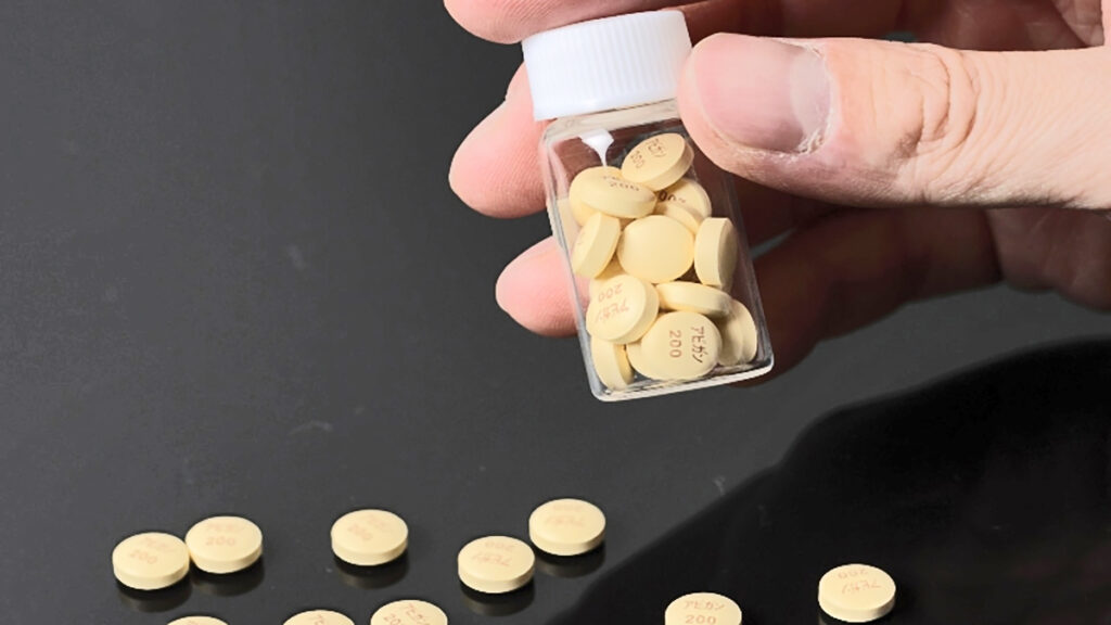 Coronavirus, l'Italia sperimenta l'Avigan, il farmaco giapponese