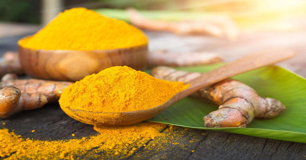 Proprietà e benefici della curcuma: perché introdurla nella nostra dieta