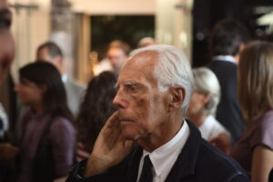 L’impegno di Armani: la casa di moda in prima linea per fermare il virus