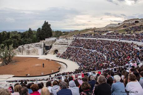 Teatro: Fondazione Inda propone incontri sui social