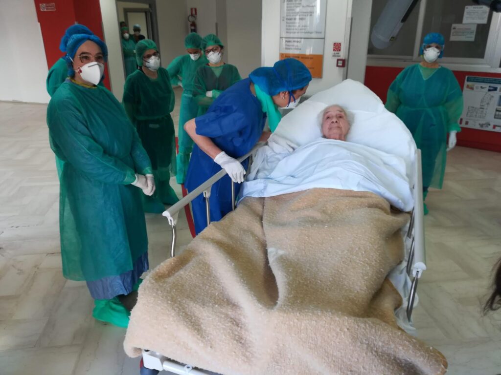 Sicilia, guarita dal Covid una donna di 100 anni